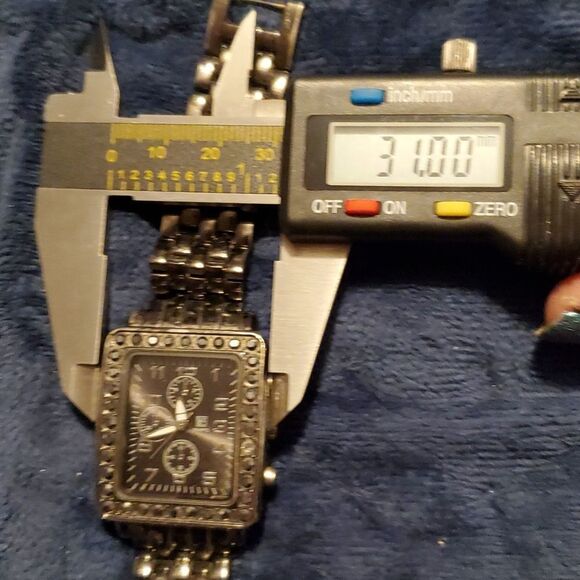 NY &‎ C New York & Company Analog Wristwatch Gunmetal Band & Case Crystals - Picture 4 of 6